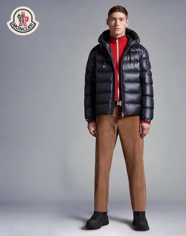 Moncler Hooded Contrast-Trim Short Puffer Coat