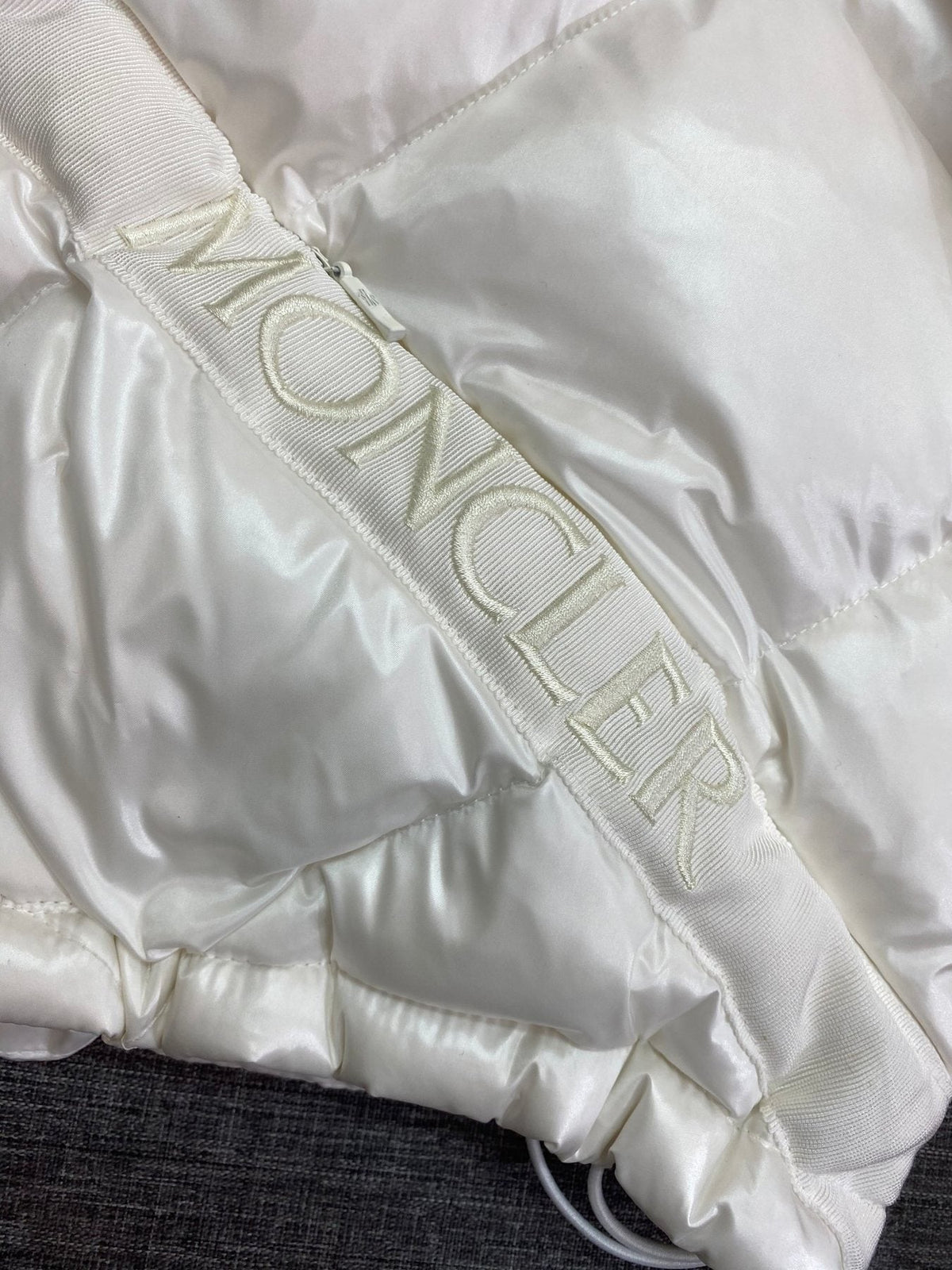 Moncler Women's Hooded Diamond-Quilt Puffer Coat
