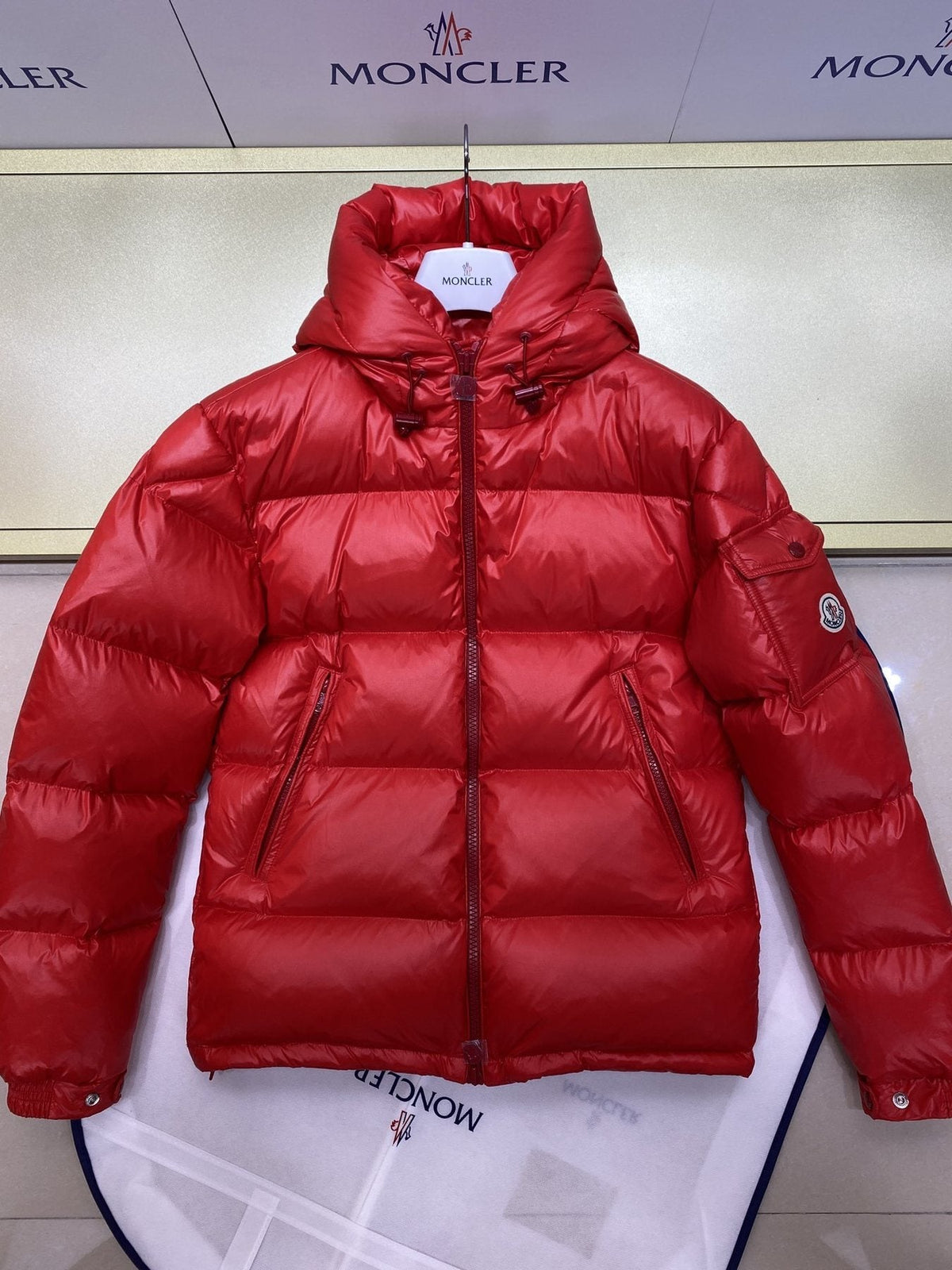 Moncler Ecrins Hooded Puffer Coat