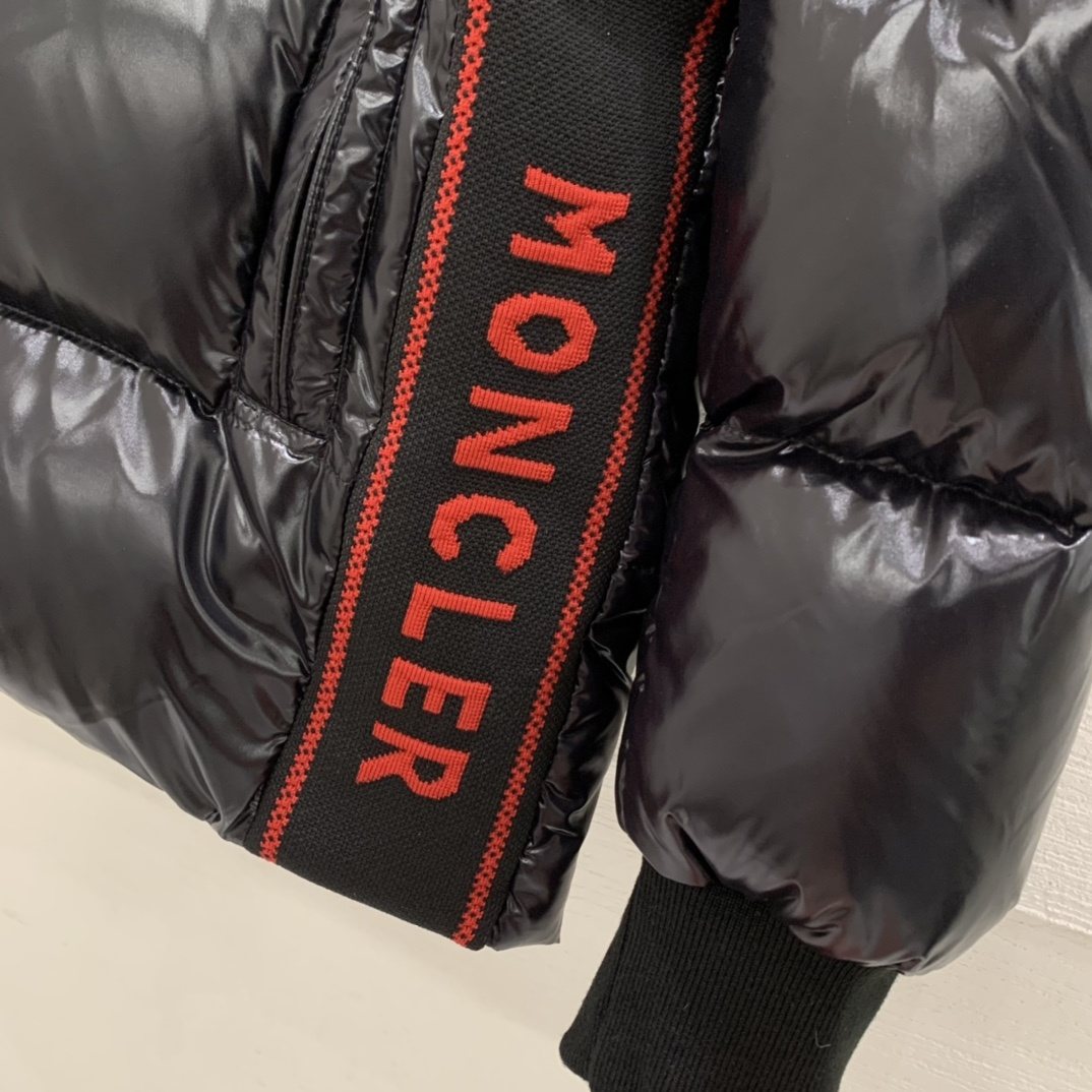 Moncler Color-Block Hooded Short Down Coat