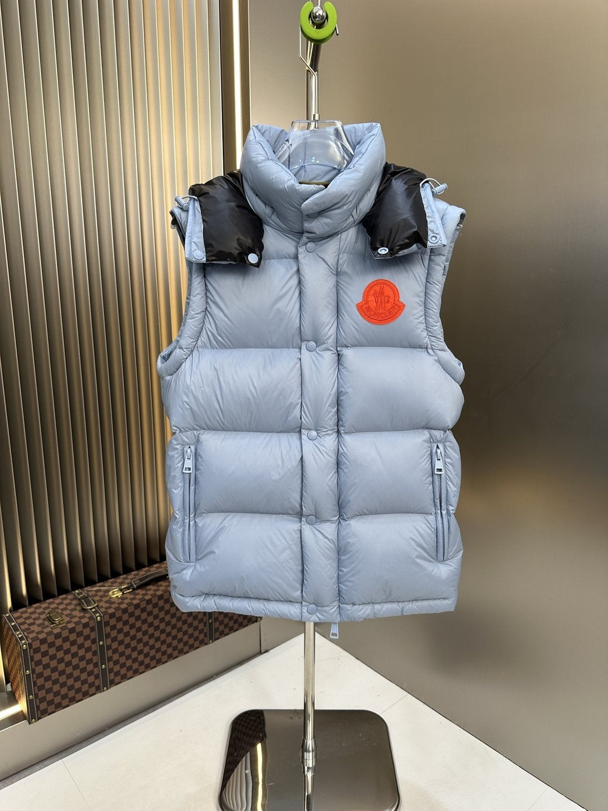 Moncler Convertible-Sleeve Hooded Puffer Coat
